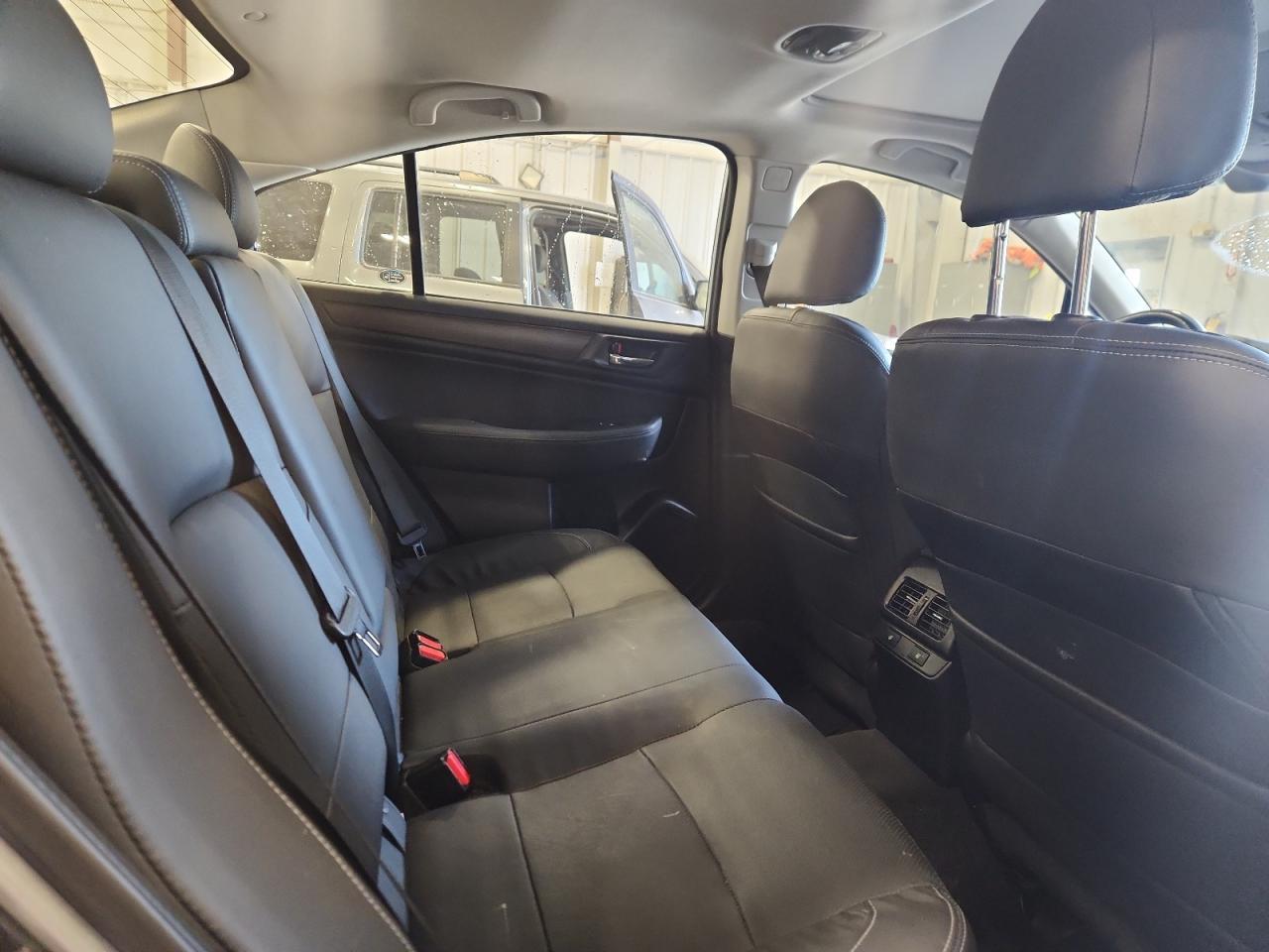 2016 SUBARU Legacy