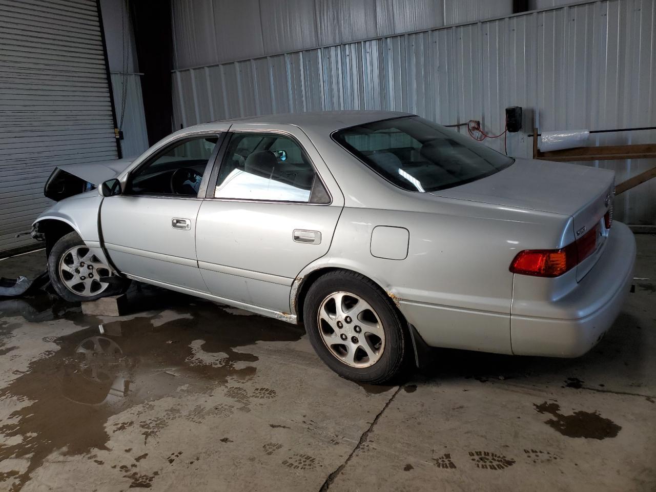 2001 TOYOTA CAMRY