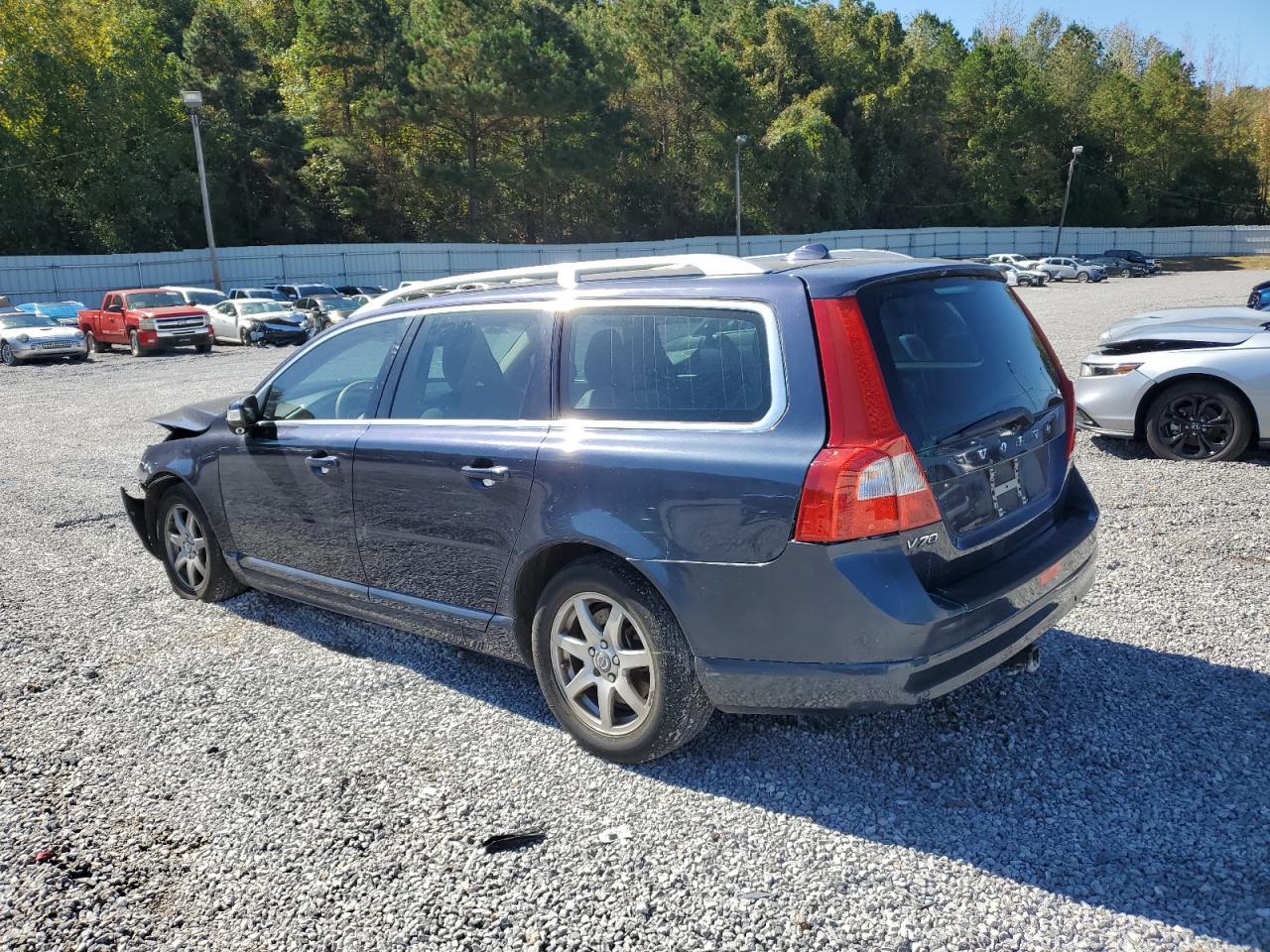 2010 VOLVO V70
