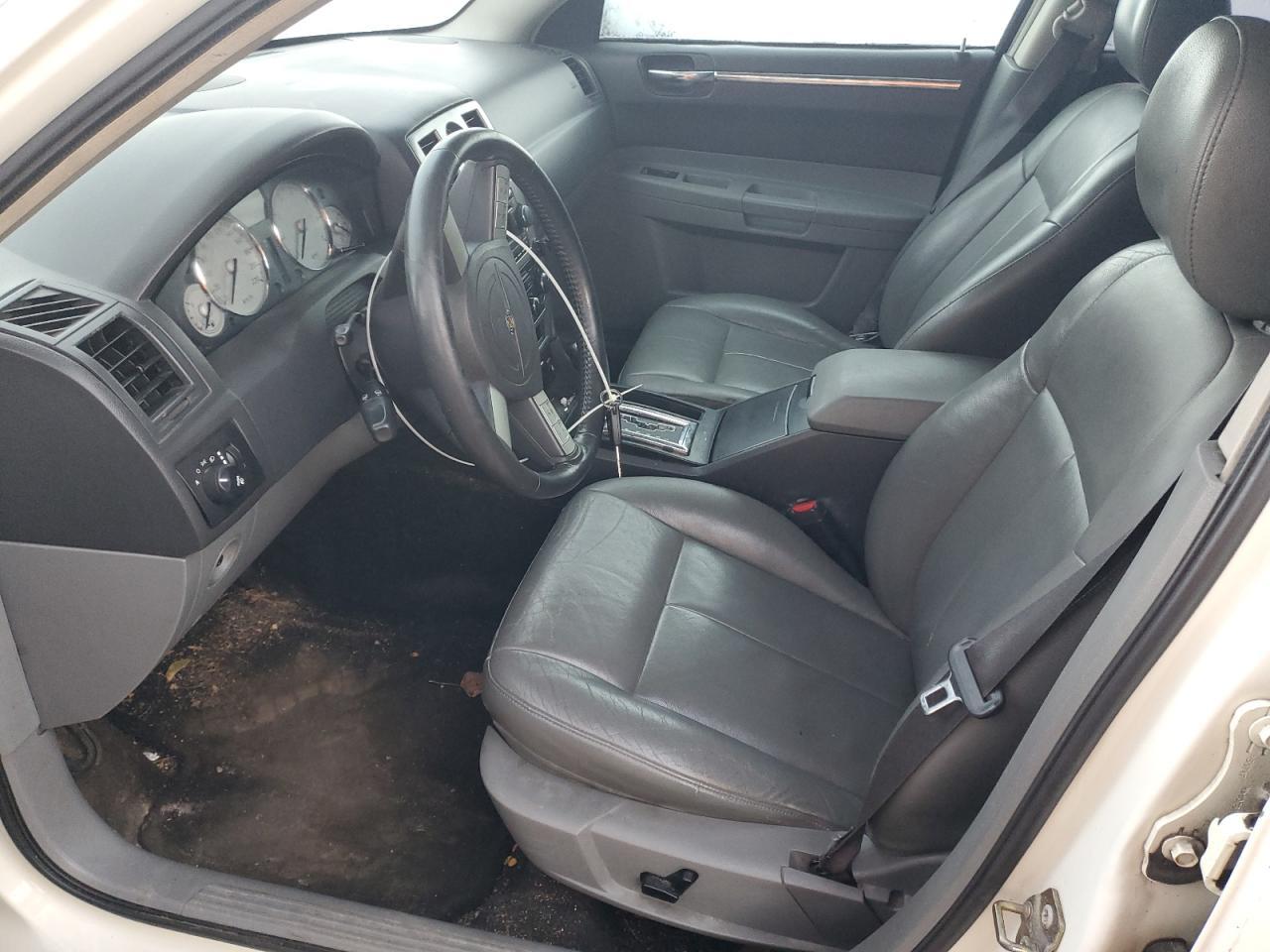 2005 CHRYSLER 300