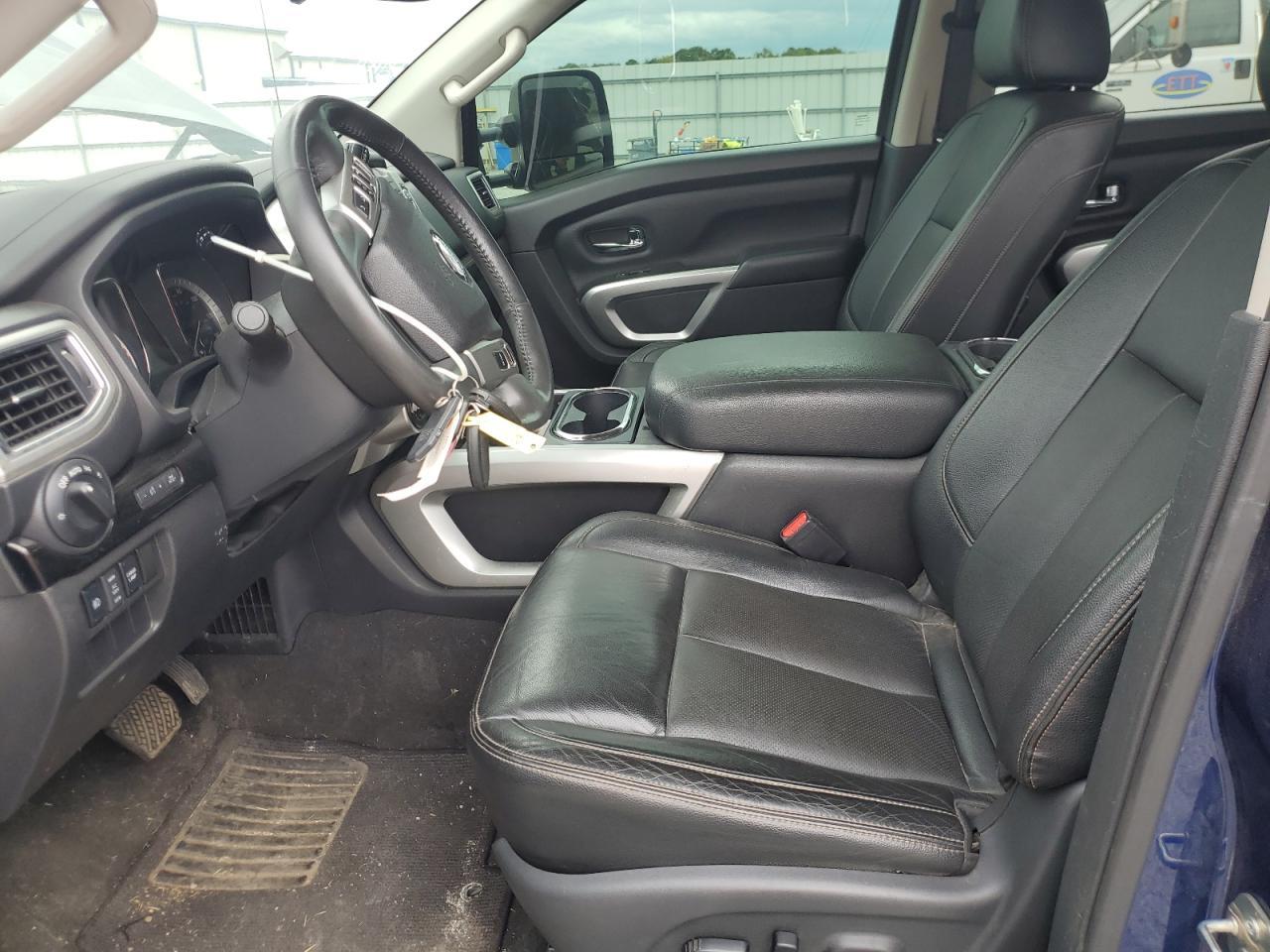 2017 NISSAN Titan