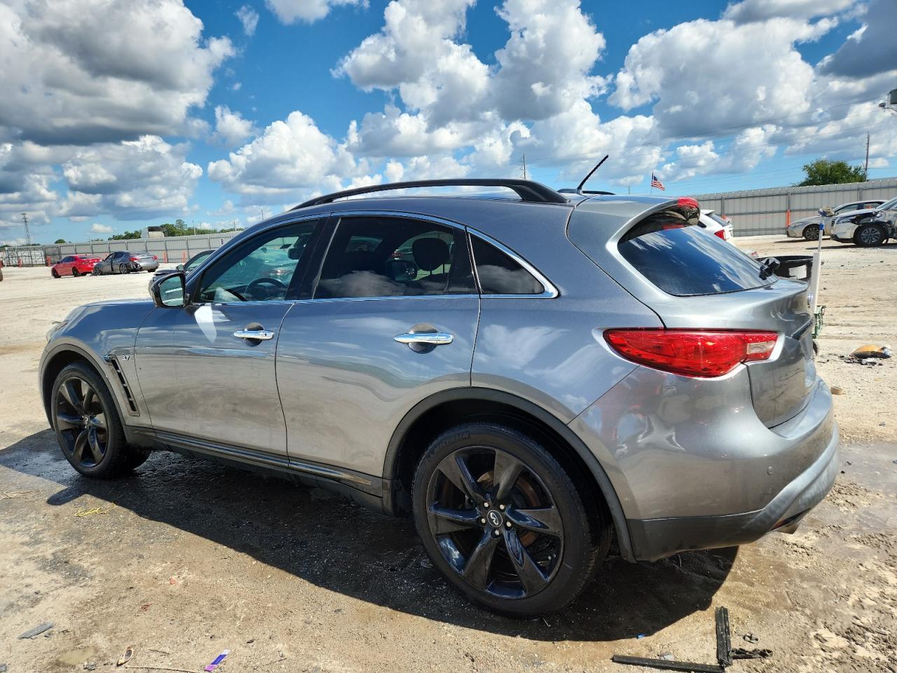 2016 INFINITI QX70