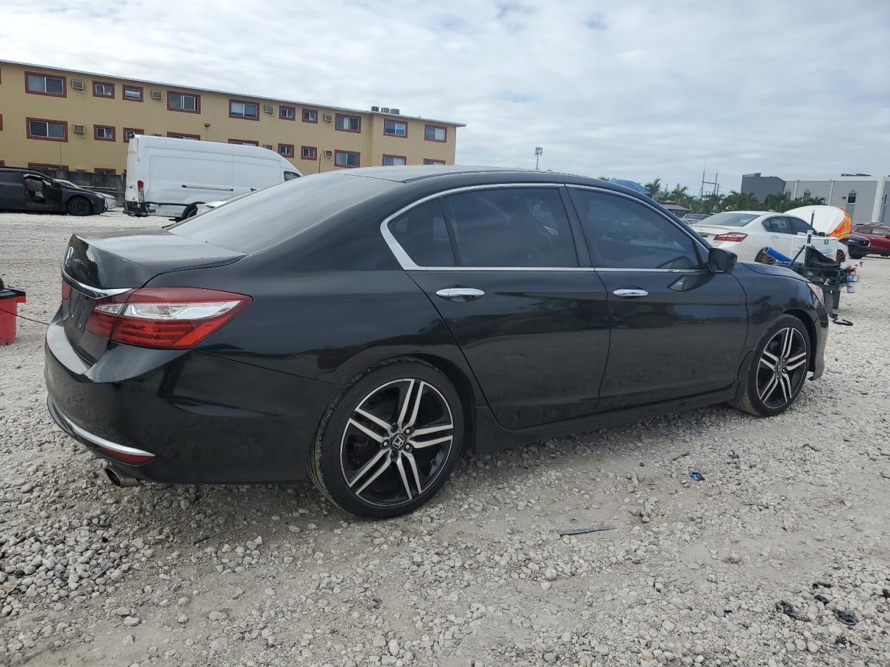 2017 HONDA ACCORD