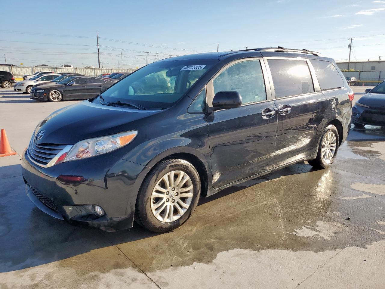 2015 TOYOTA SIENNA
