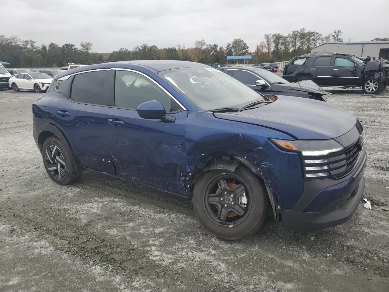 2025 NISSAN KICKS