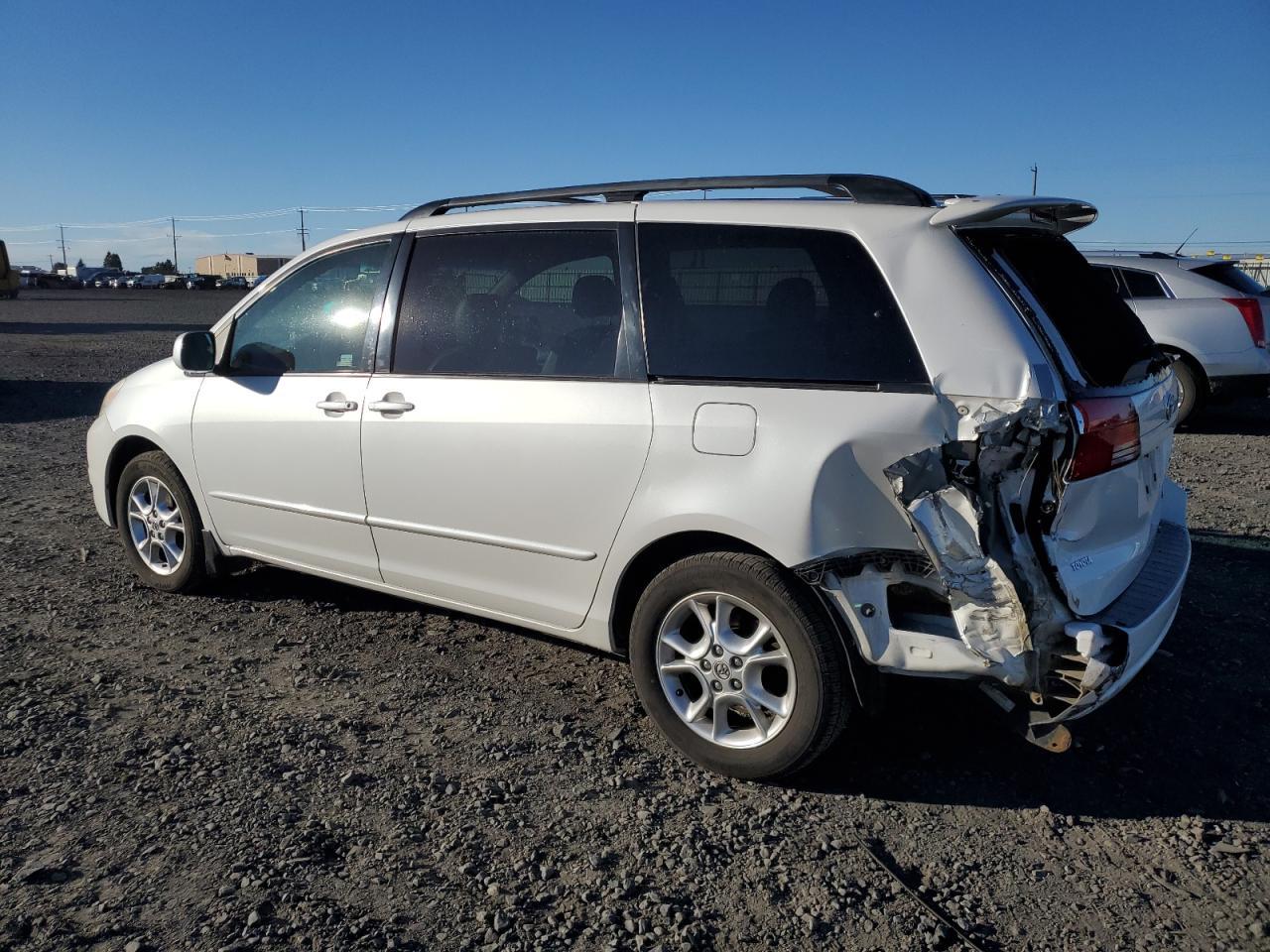2005 TOYOTA SIENNA