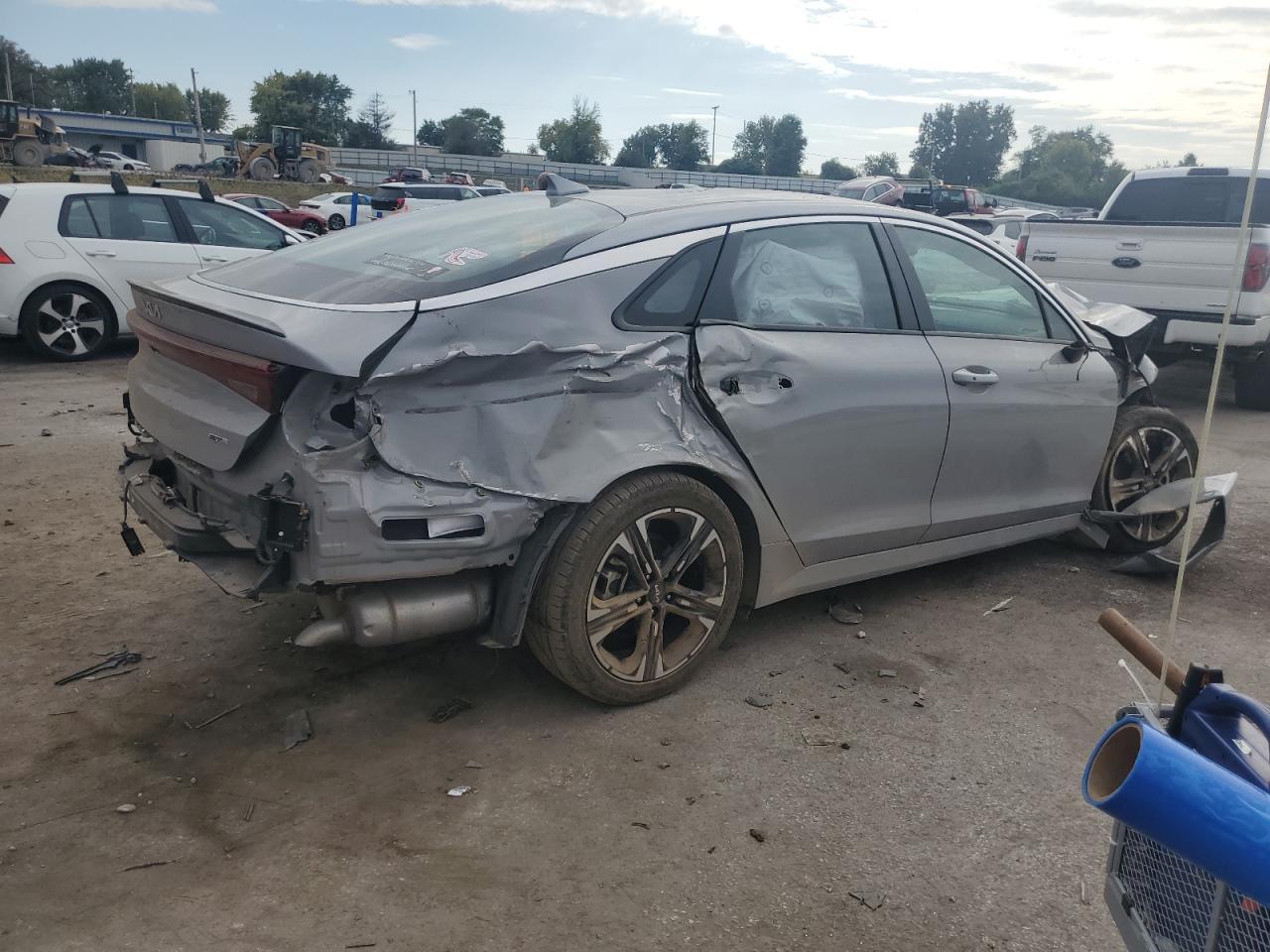 2023 KIA K5