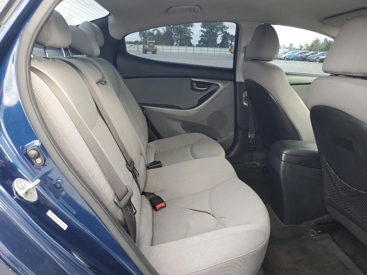 2013 HYUNDAI ELANTRA