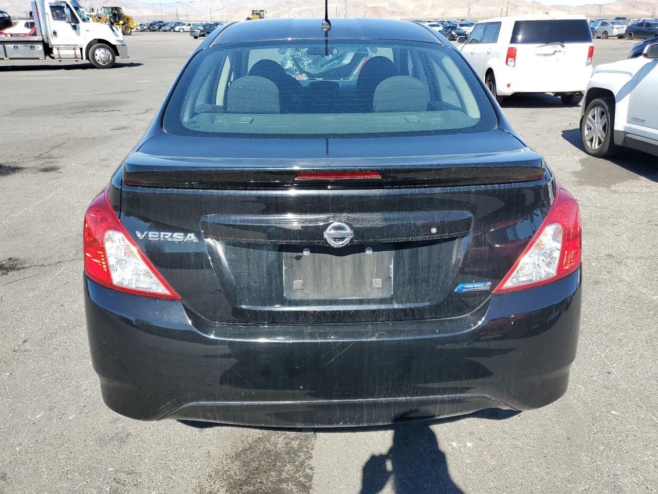 2016 NISSAN VERSA