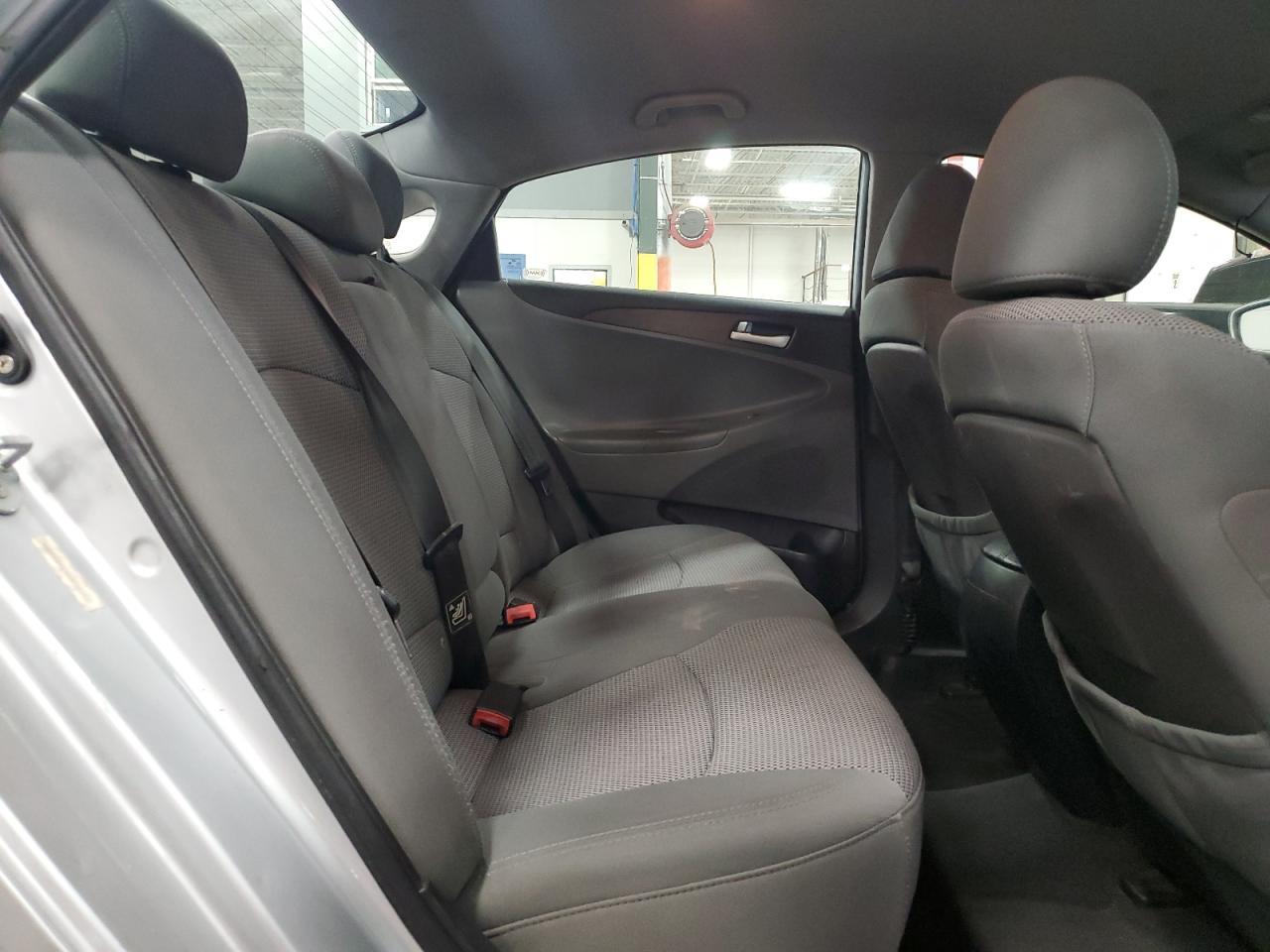 2011 HYUNDAI SONATA