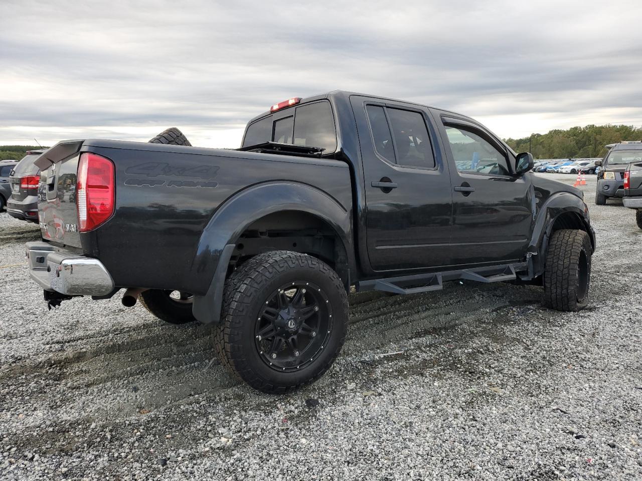 2016 NISSAN Frontier