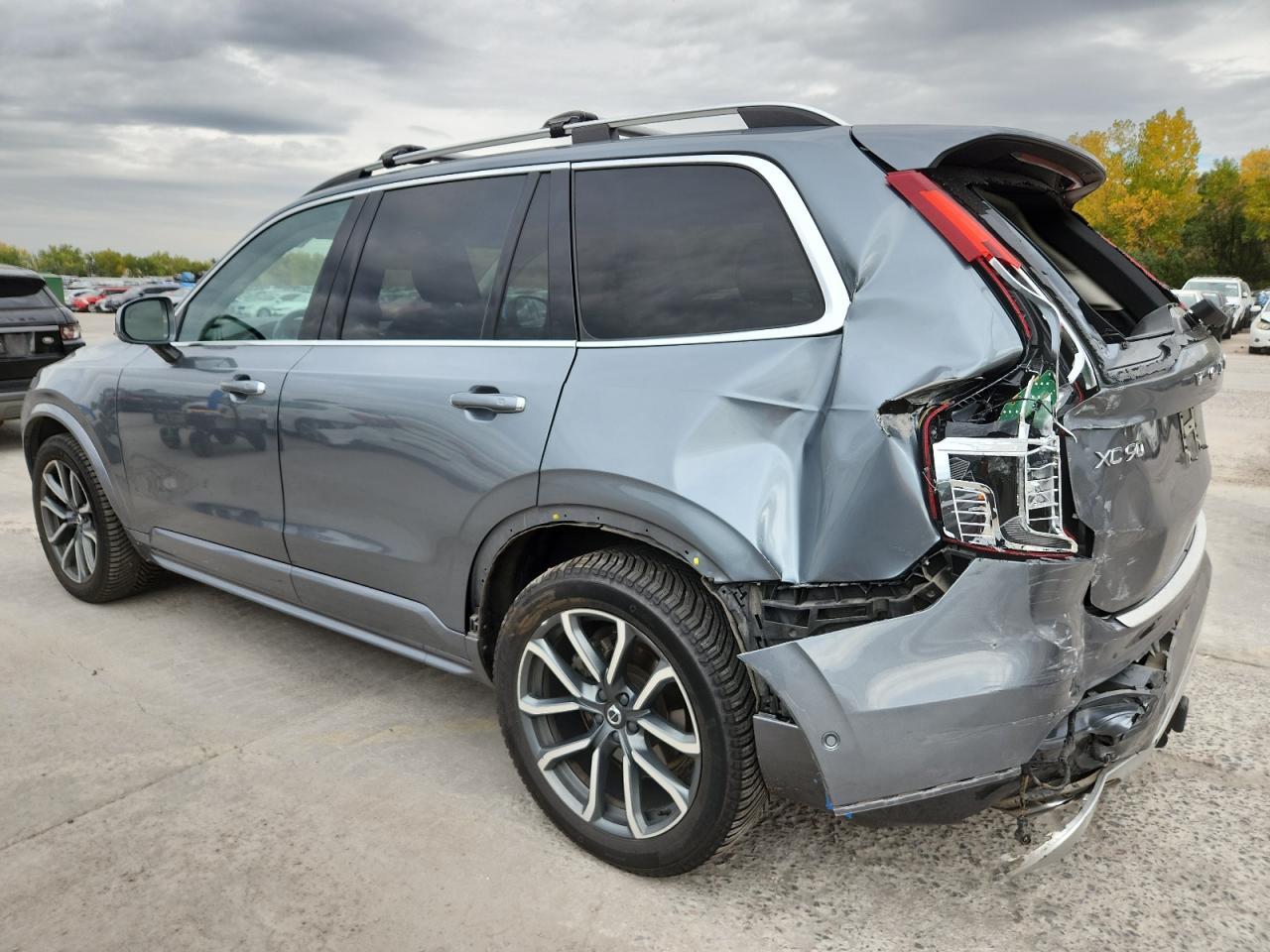 2019 VOLVO XC90