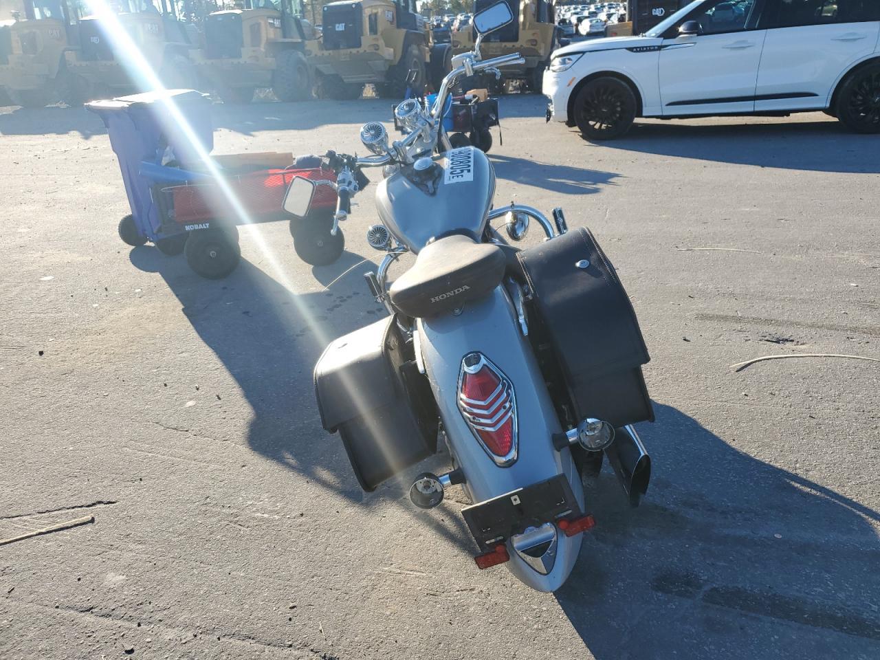 2005 HONDA Vt1300