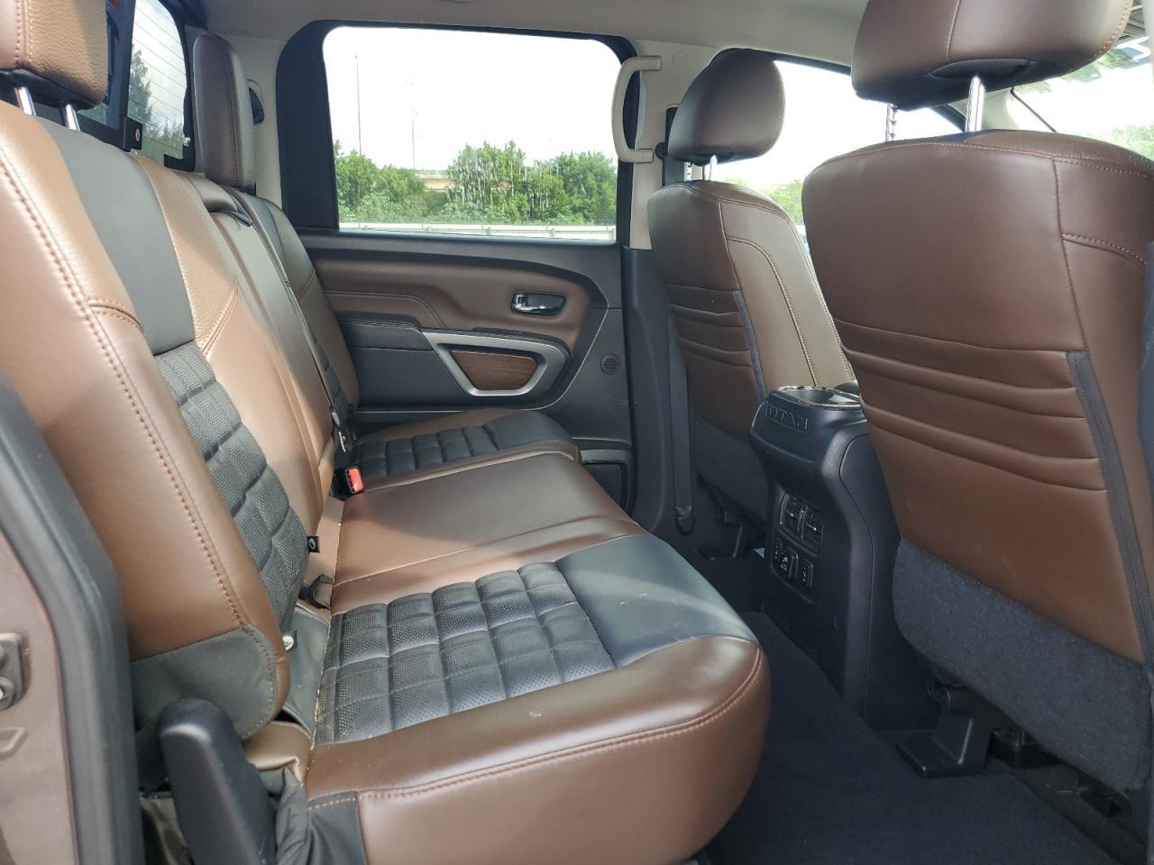 2016 NISSAN Titan