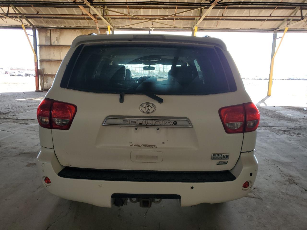 2010 TOYOTA Sequoia