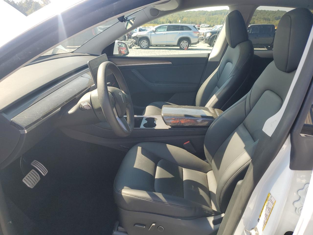 2025 TESLA MODEL Y