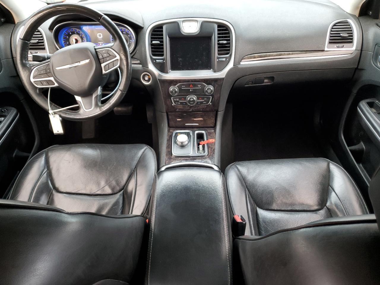 2019 CHRYSLER 300