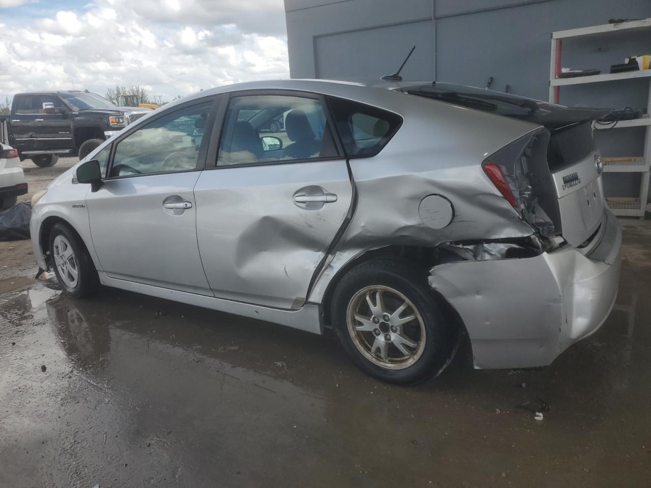2011 TOYOTA PRIUS