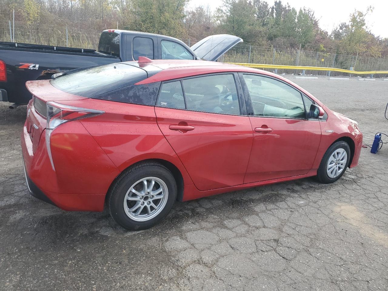 2016 TOYOTA PRIUS