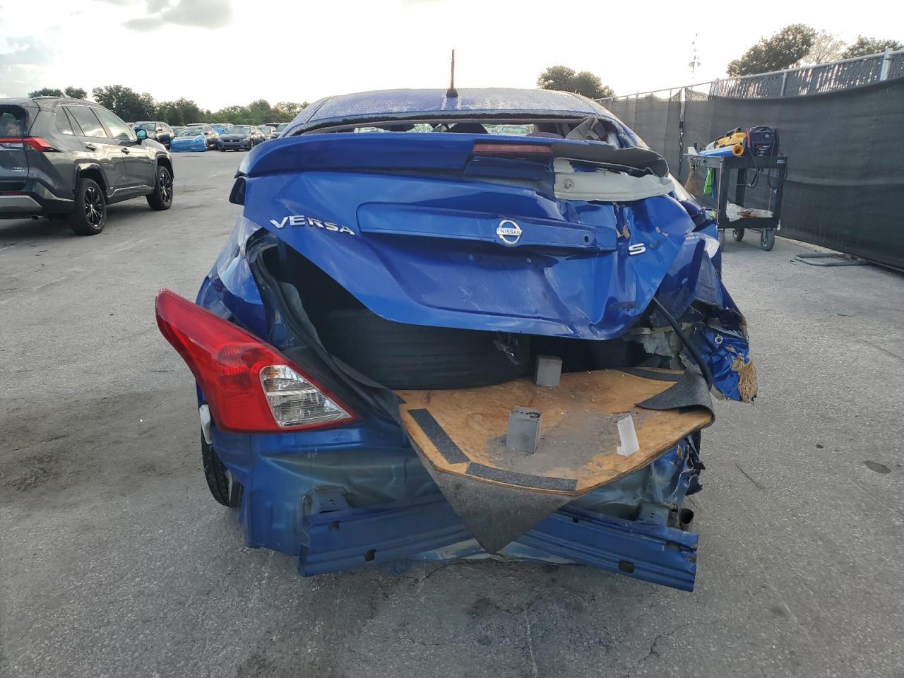 2016 NISSAN VERSA