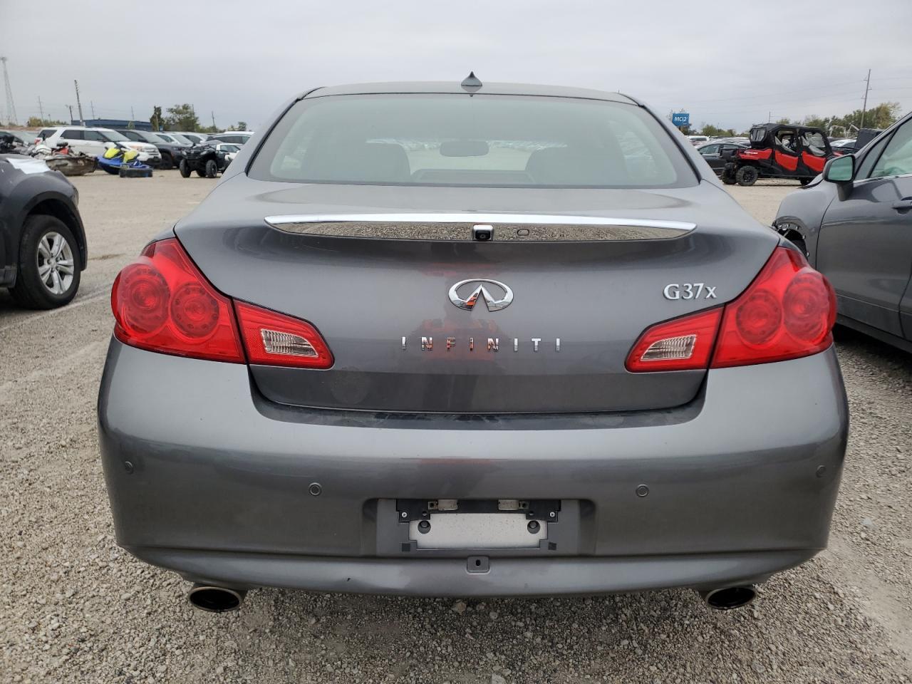 2013 INFINITI G37