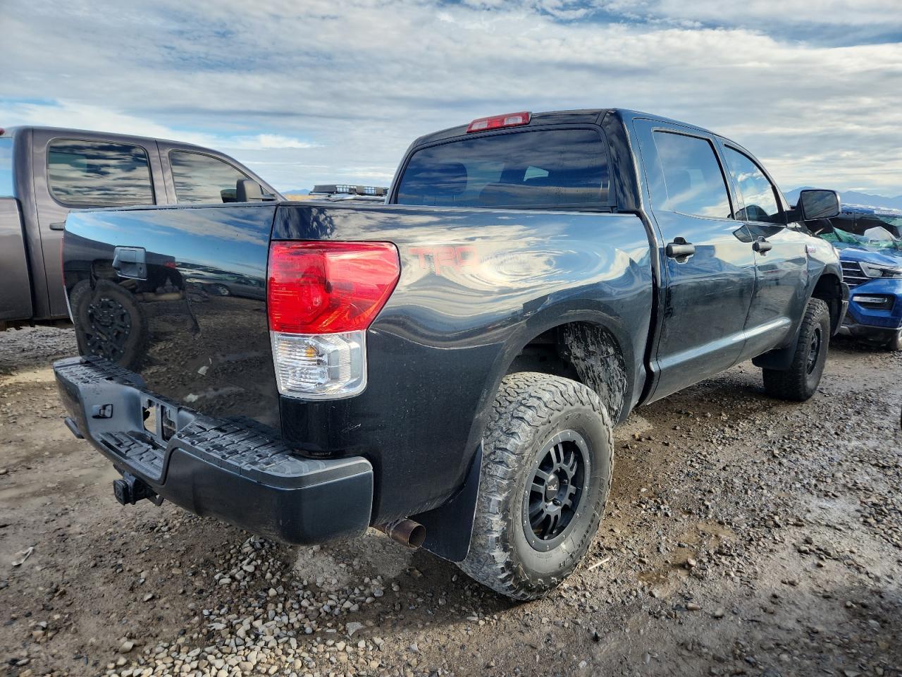 2011 TOYOTA TUNDRA