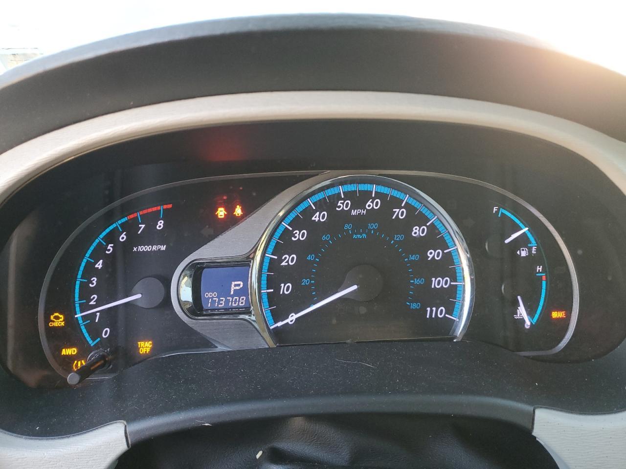2014 TOYOTA SIENNA