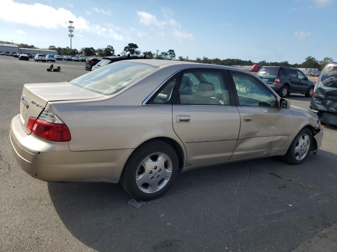 2003 TOYOTA Avalon