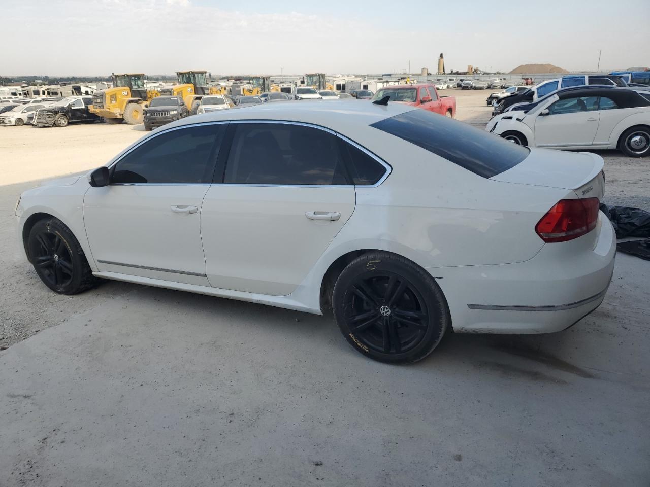 2012 VOLKSWAGEN Passat