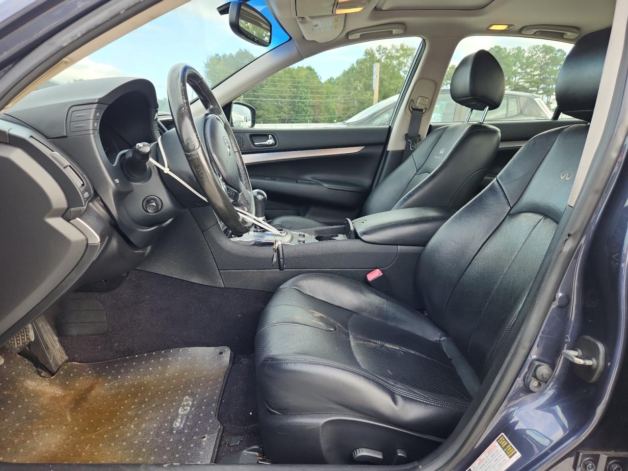 2011 INFINITI G37