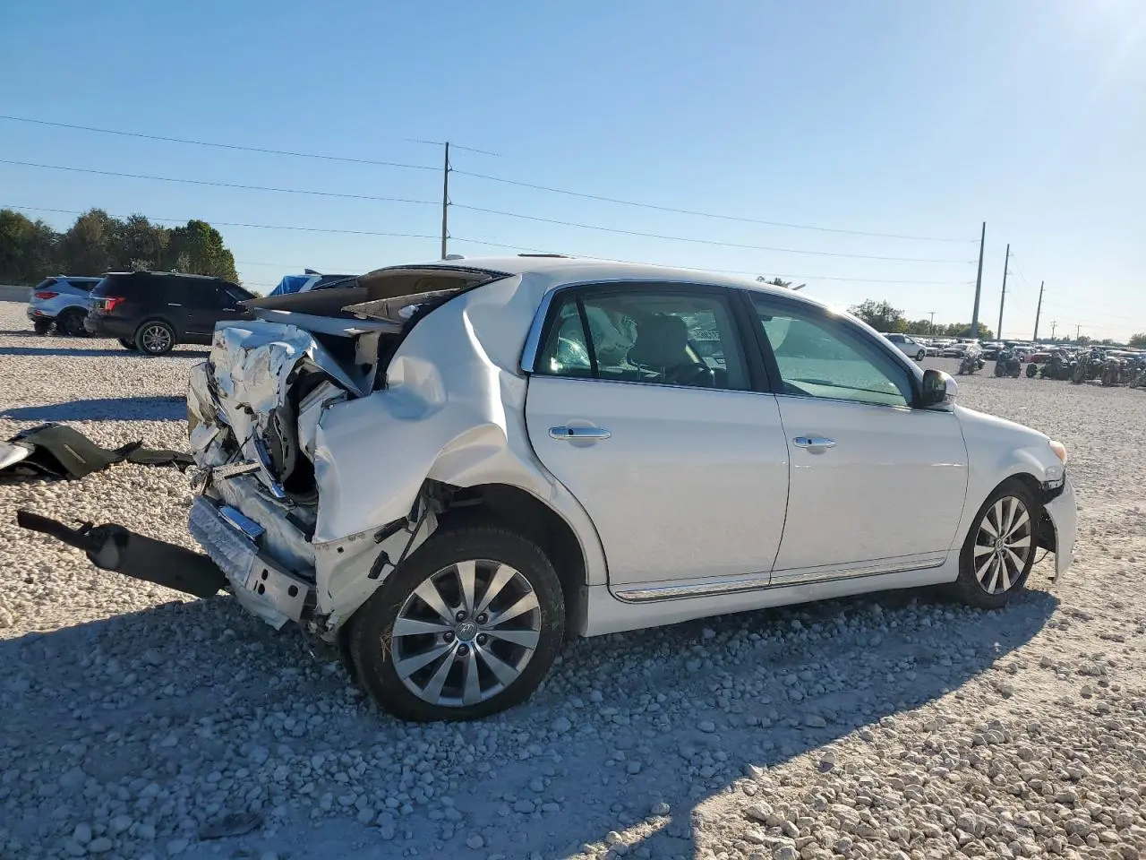 2011 TOYOTA Avalon