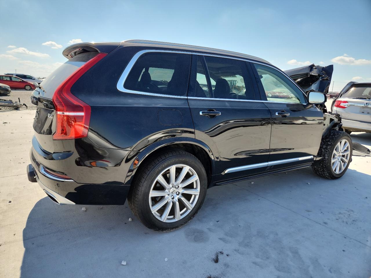 2016 VOLVO XC90