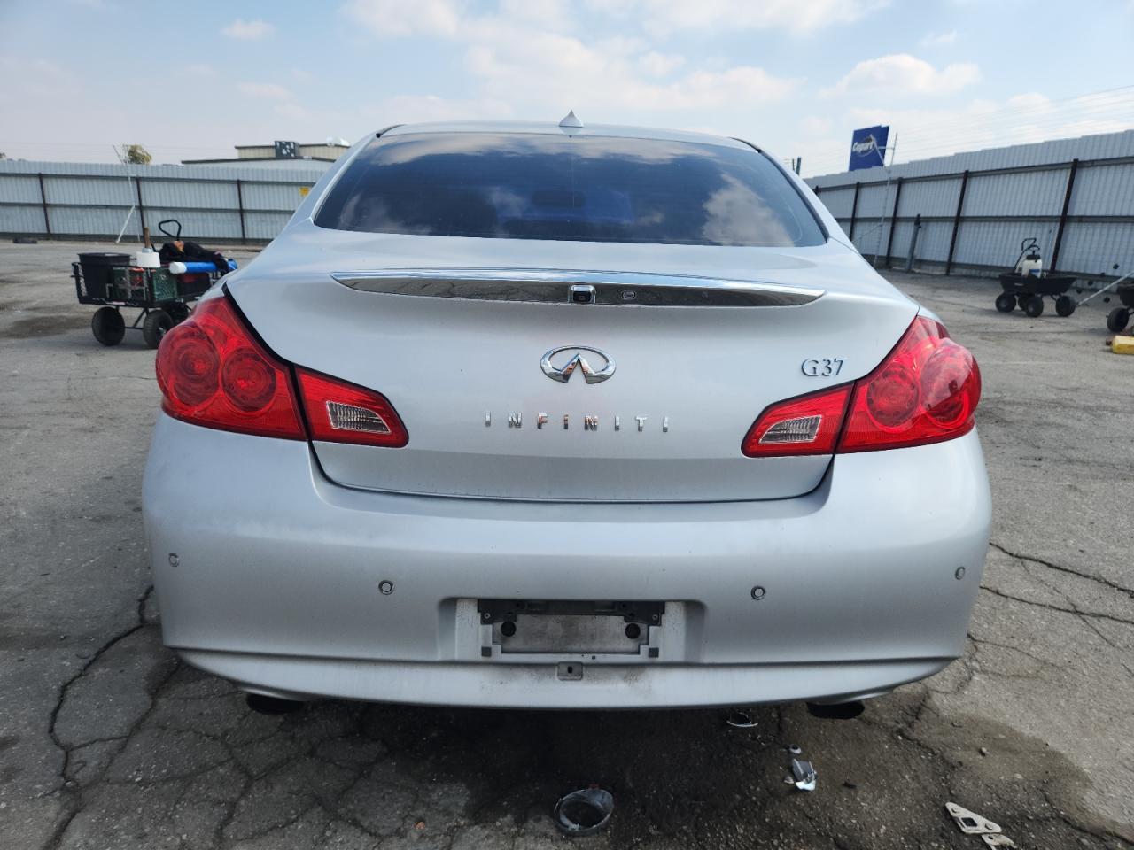 2012 INFINITI G37