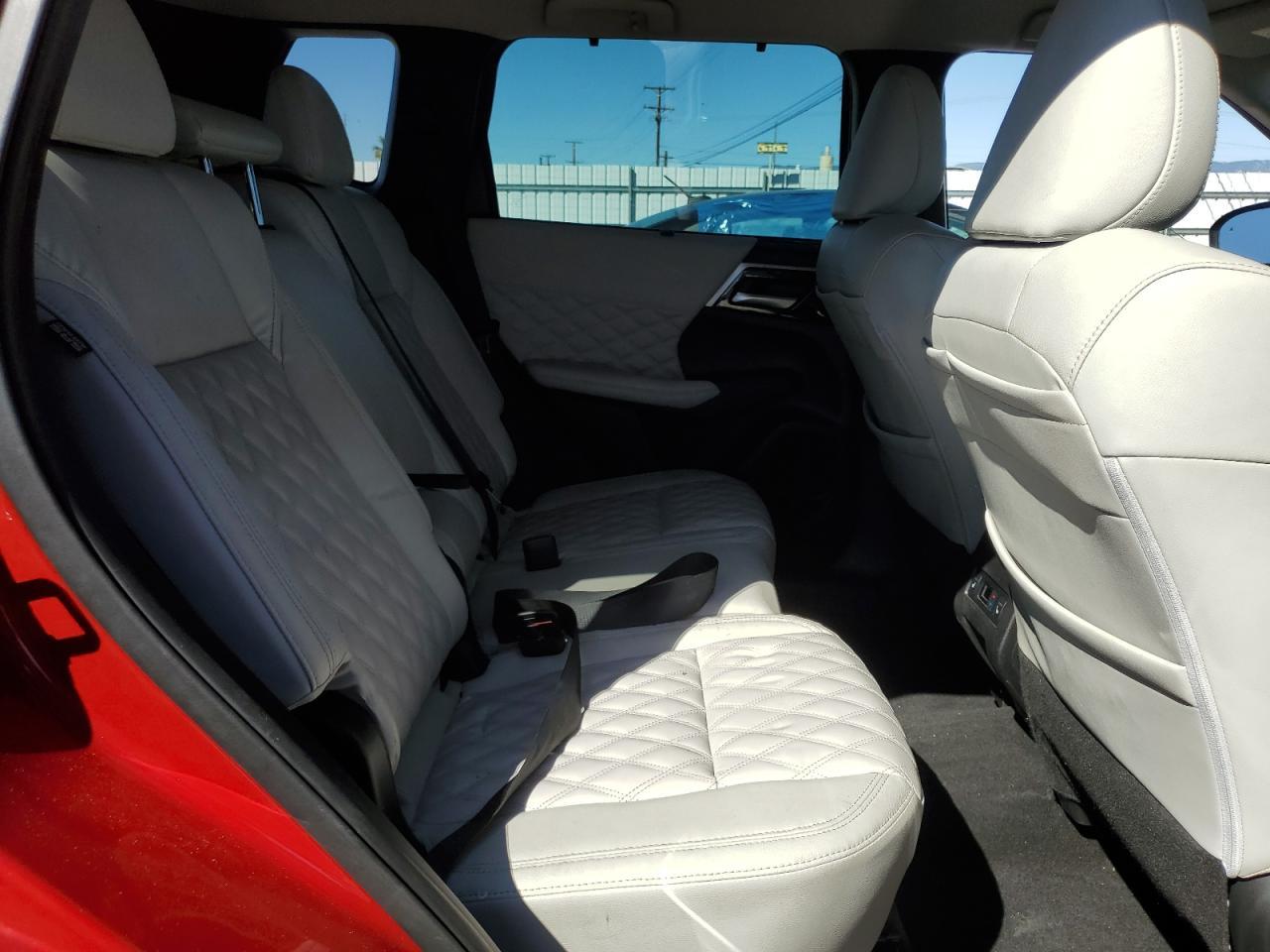 2023 MITSUBISHI outlander