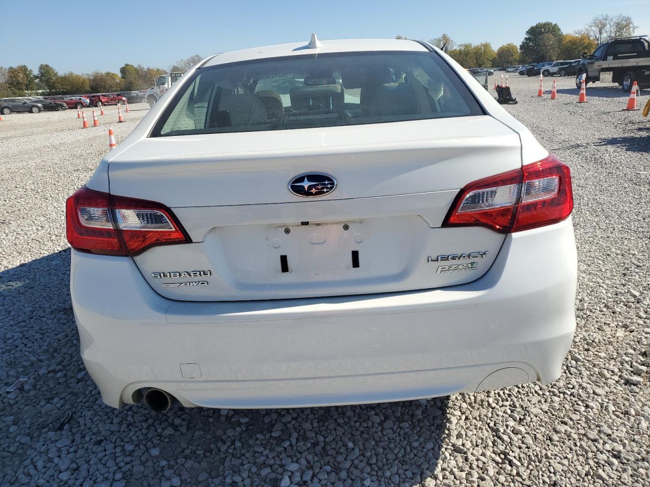 2017 SUBARU Legacy