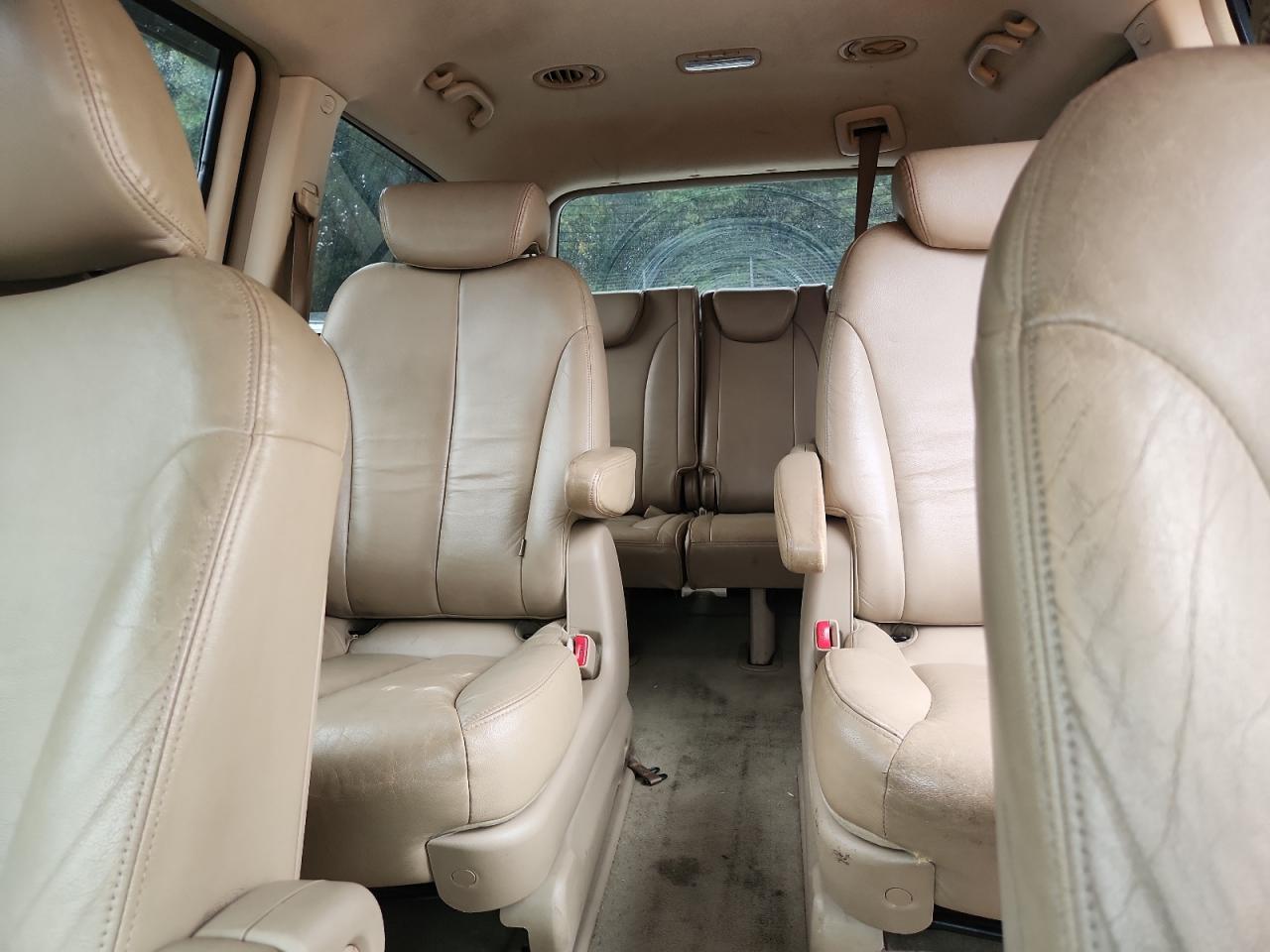 2007 HYUNDAI Entourage