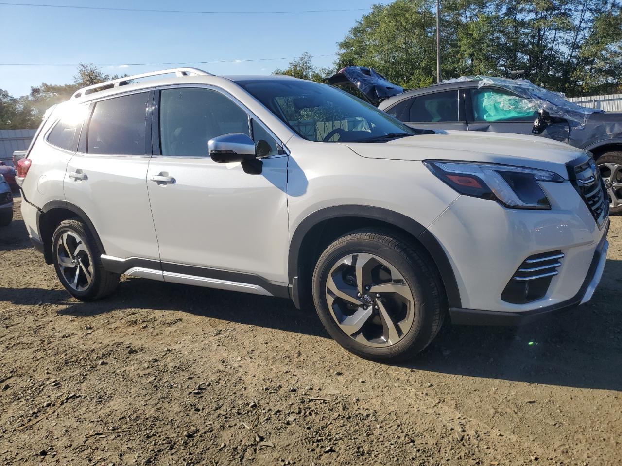 2023 SUBARU FORESTER