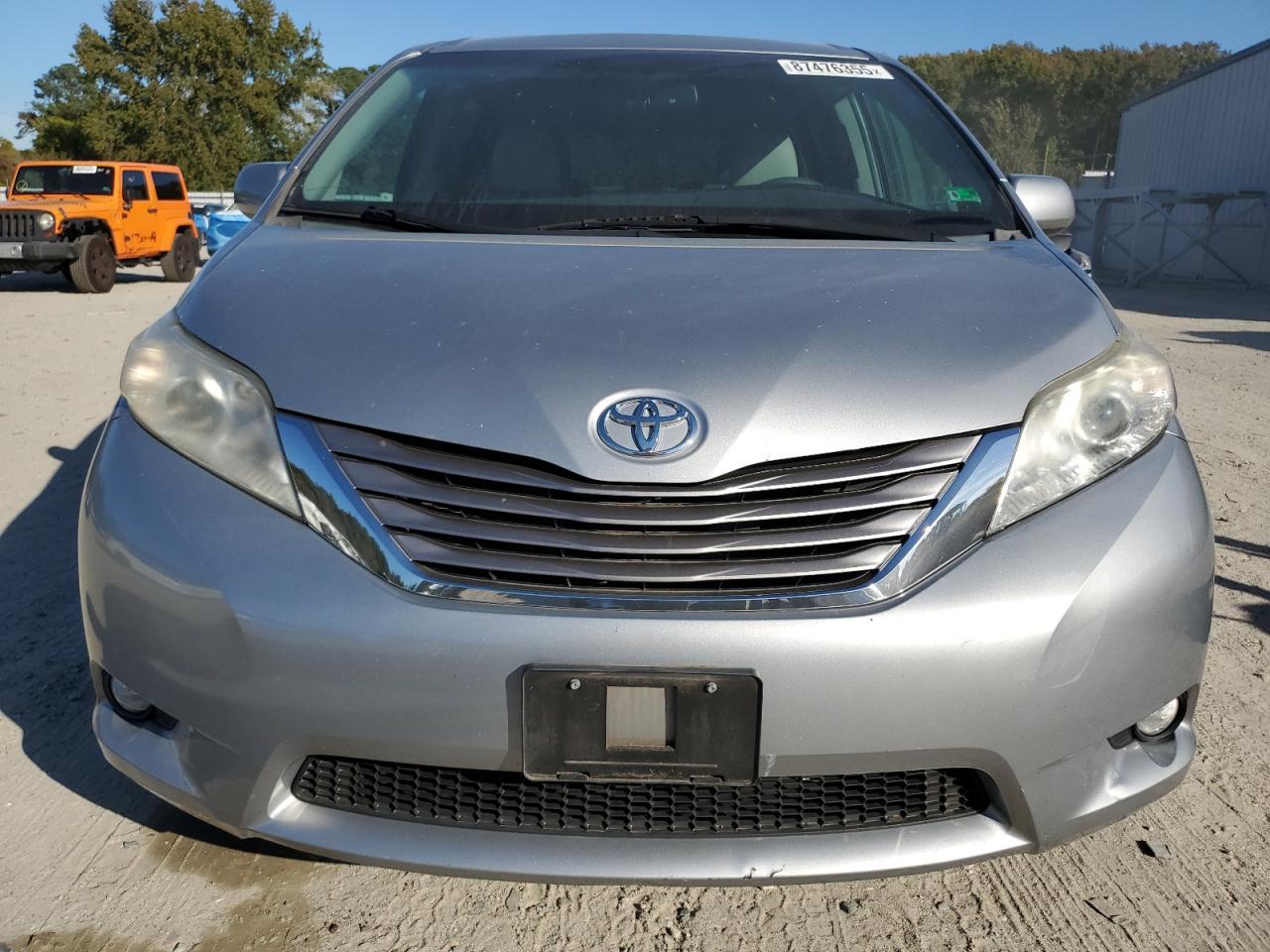 2015 TOYOTA SIENNA