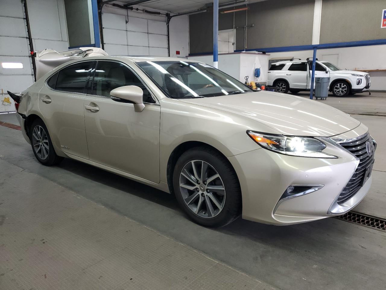 2016 LEXUS ES 300H