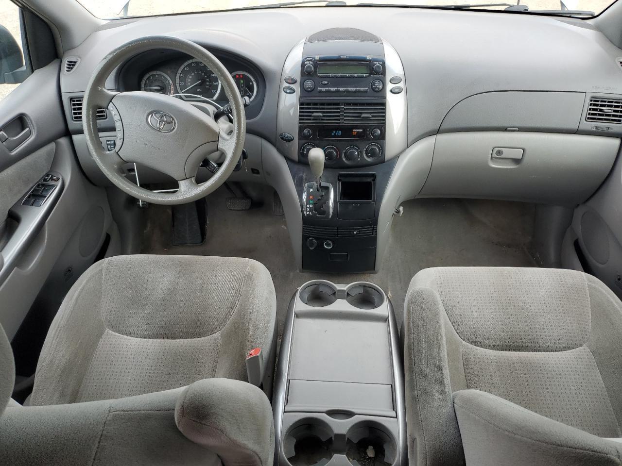 2009 TOYOTA SIENNA