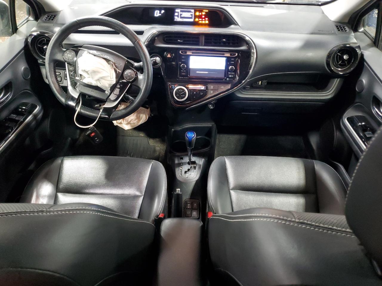 2018 TOYOTA Prius c