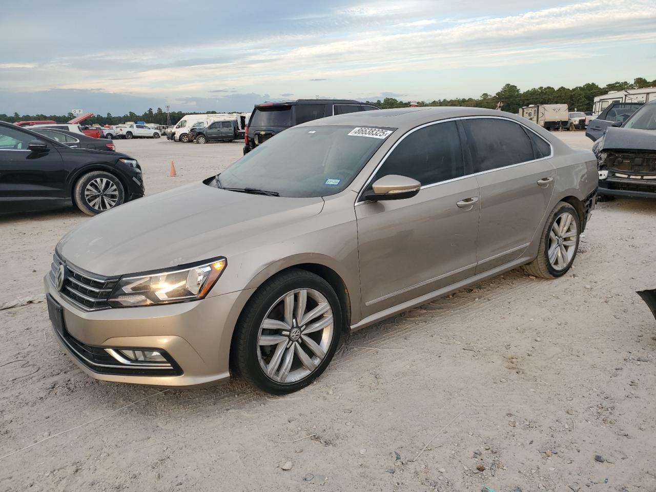 2016 VOLKSWAGEN Passat