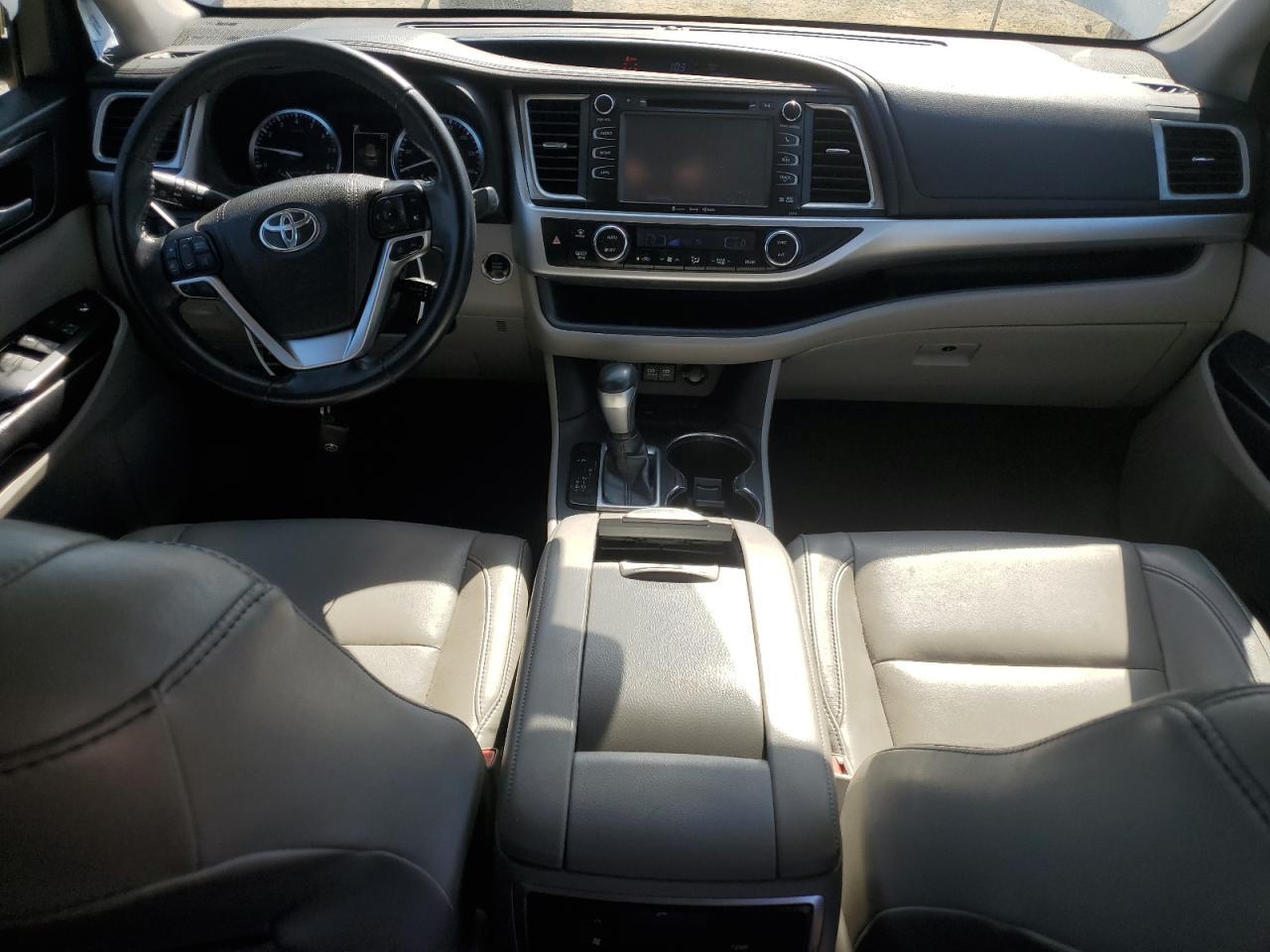 2017 TOYOTA HIGHLANDER