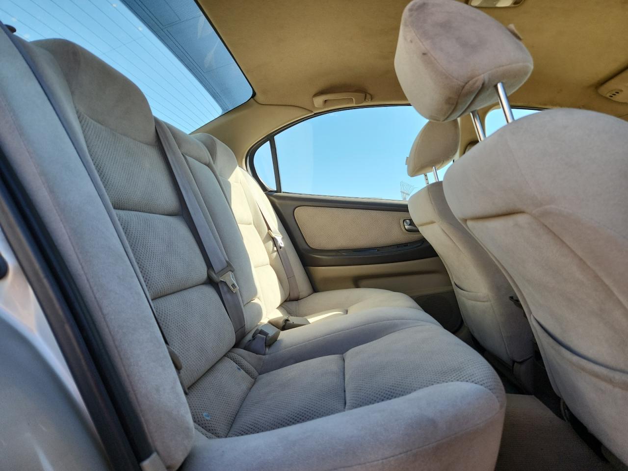 2002 NISSAN Maxima