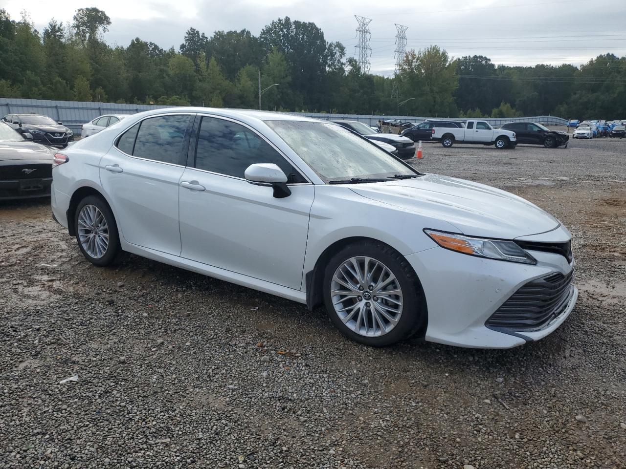 2018 TOYOTA CAMRY