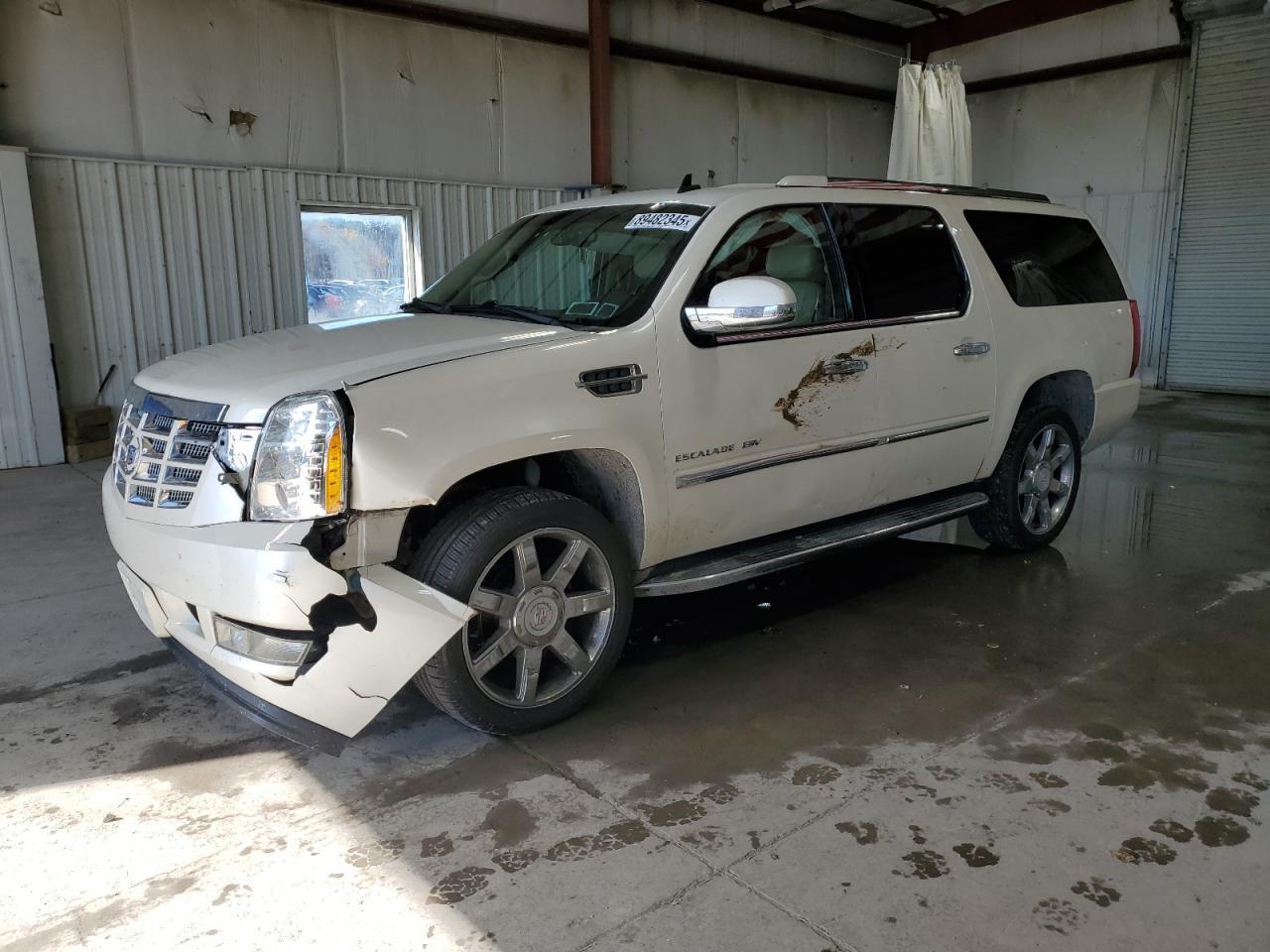 2011 CADILLAC ESCALADE
