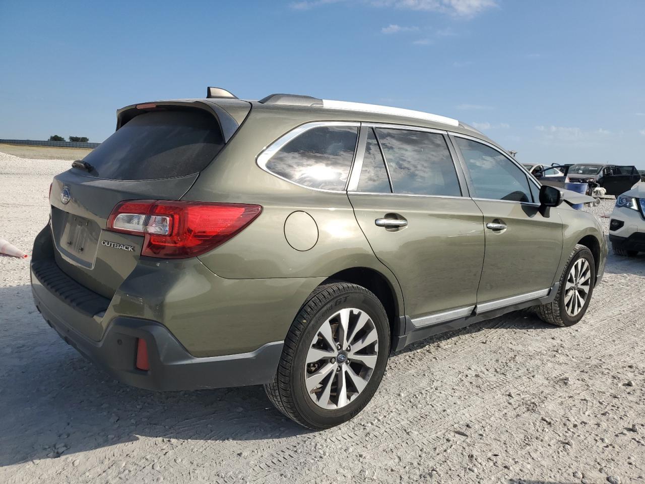 2019 SUBARU Outback
