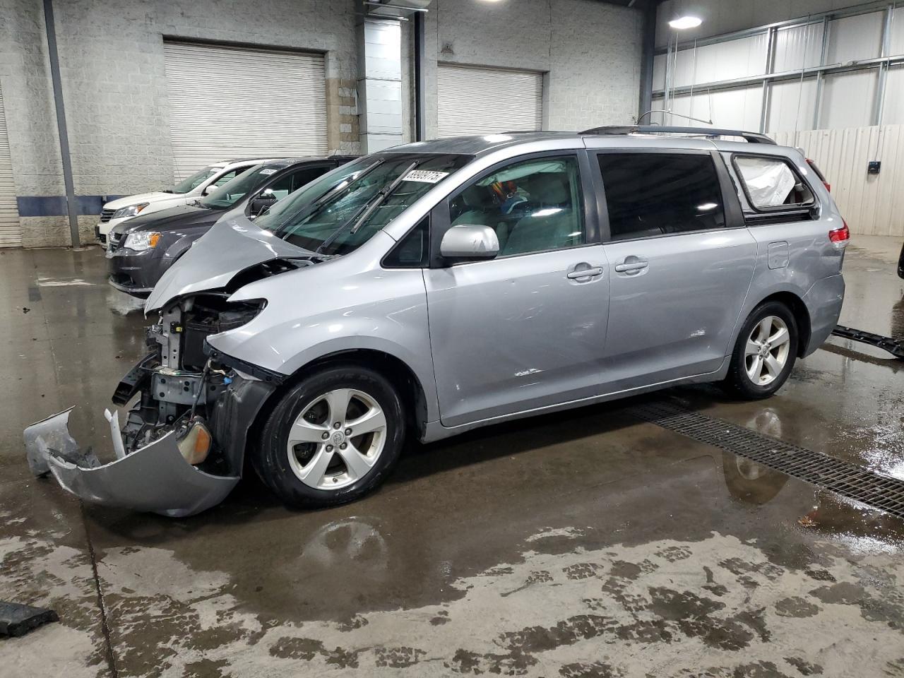 2013 TOYOTA SIENNA