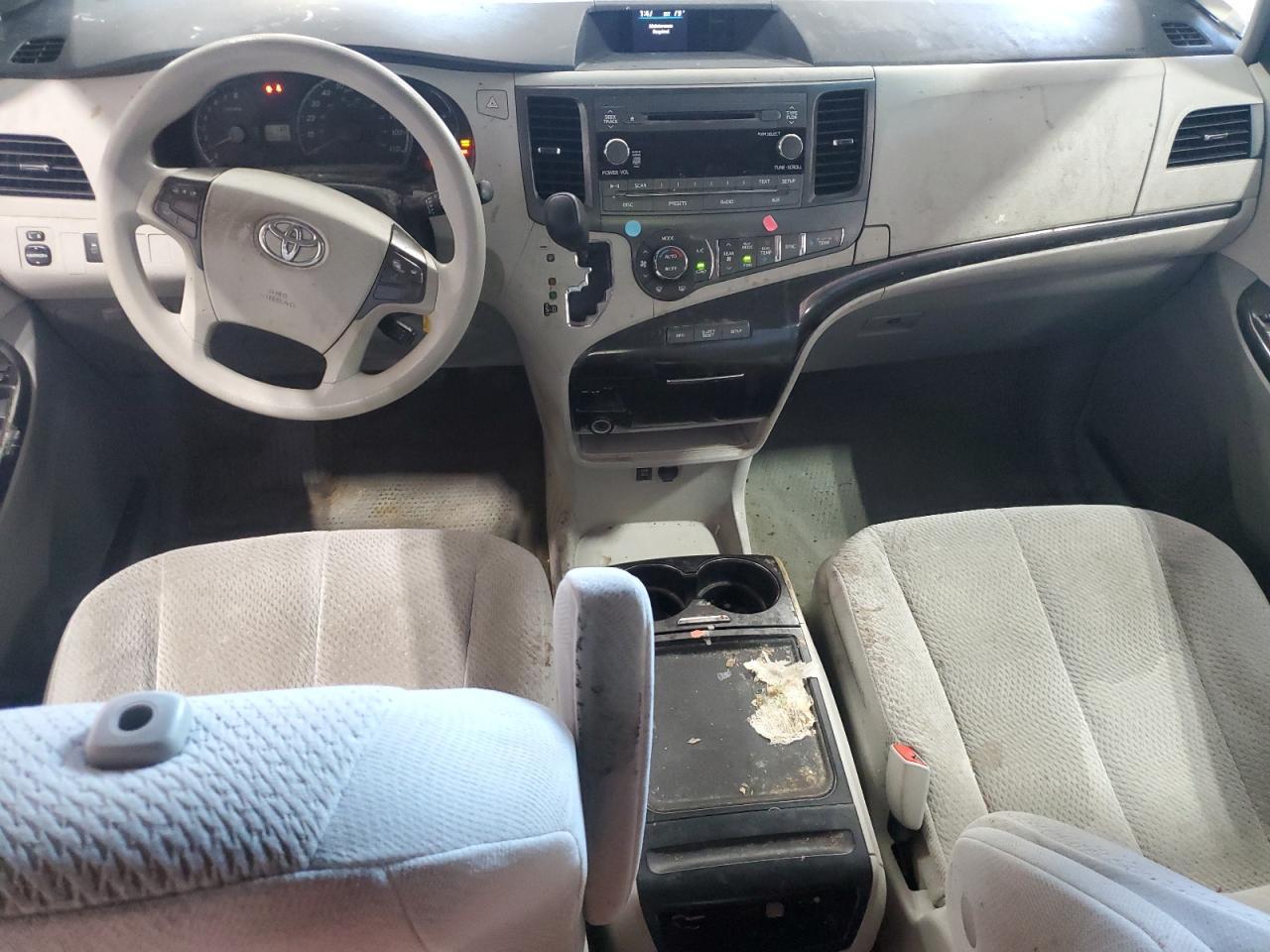 2014 TOYOTA SIENNA
