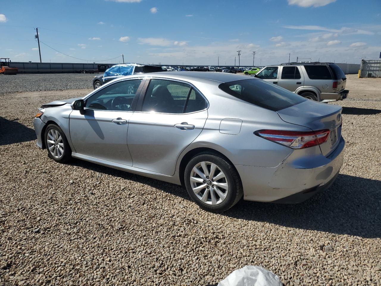 2018 TOYOTA CAMRY